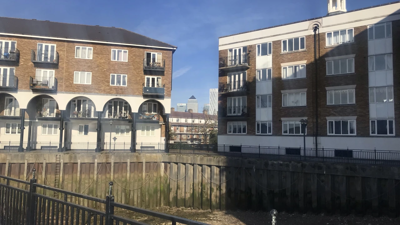 Rotherhithe Riverfront flats